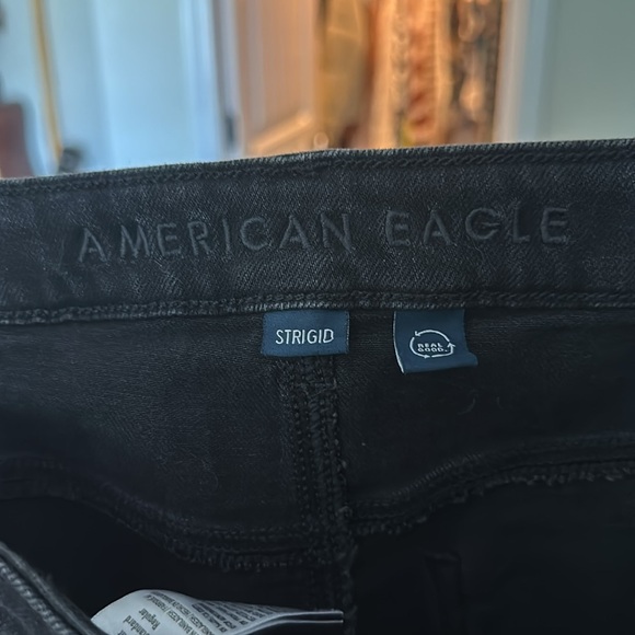 American Eagle Mom Jean Strigid - Picture 3 of 3